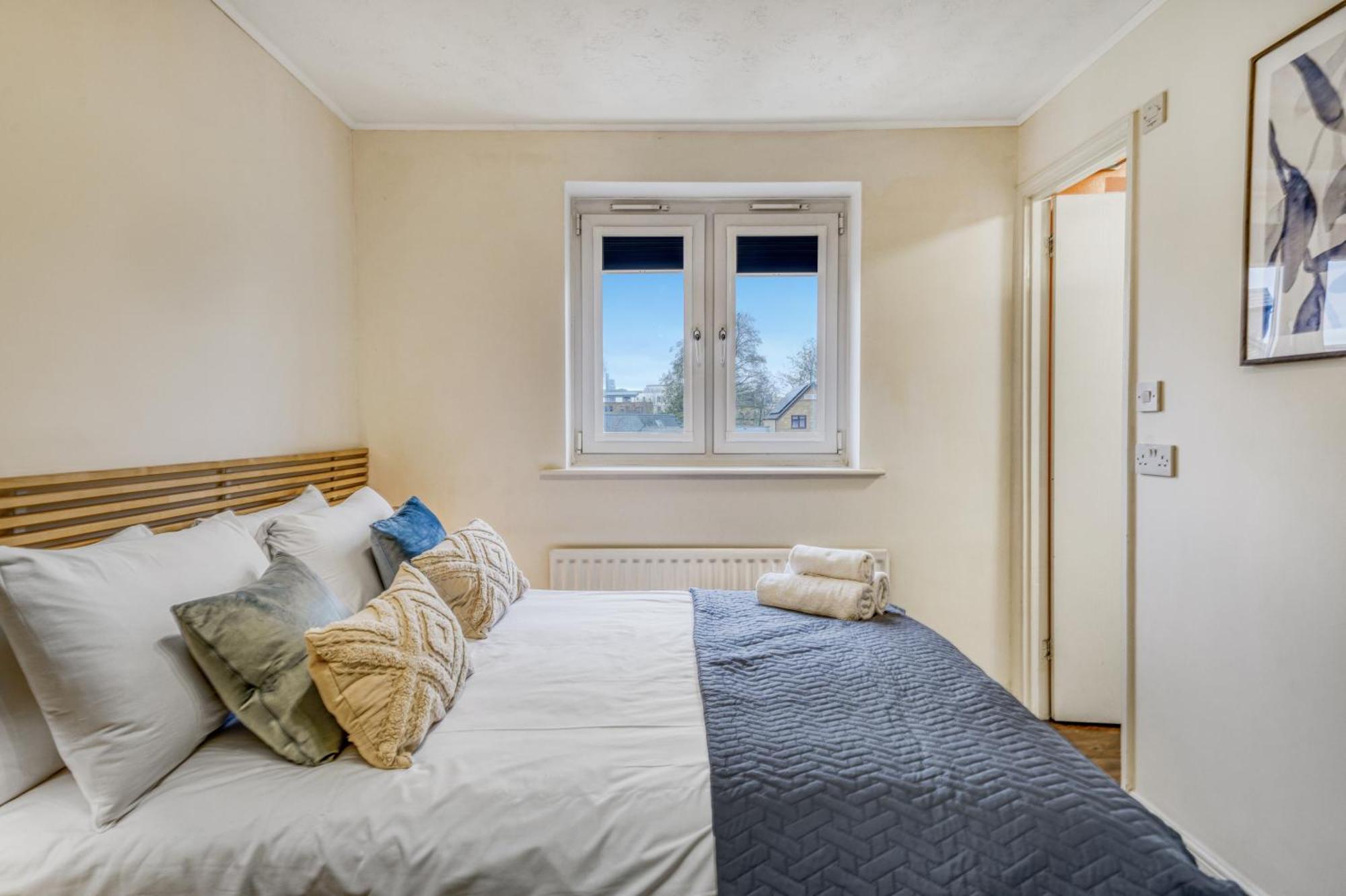 Executive 4 Bedroom Town House In Canada Water Free Wifi & Parking By City Stay Aparts London Eksteriør bilde