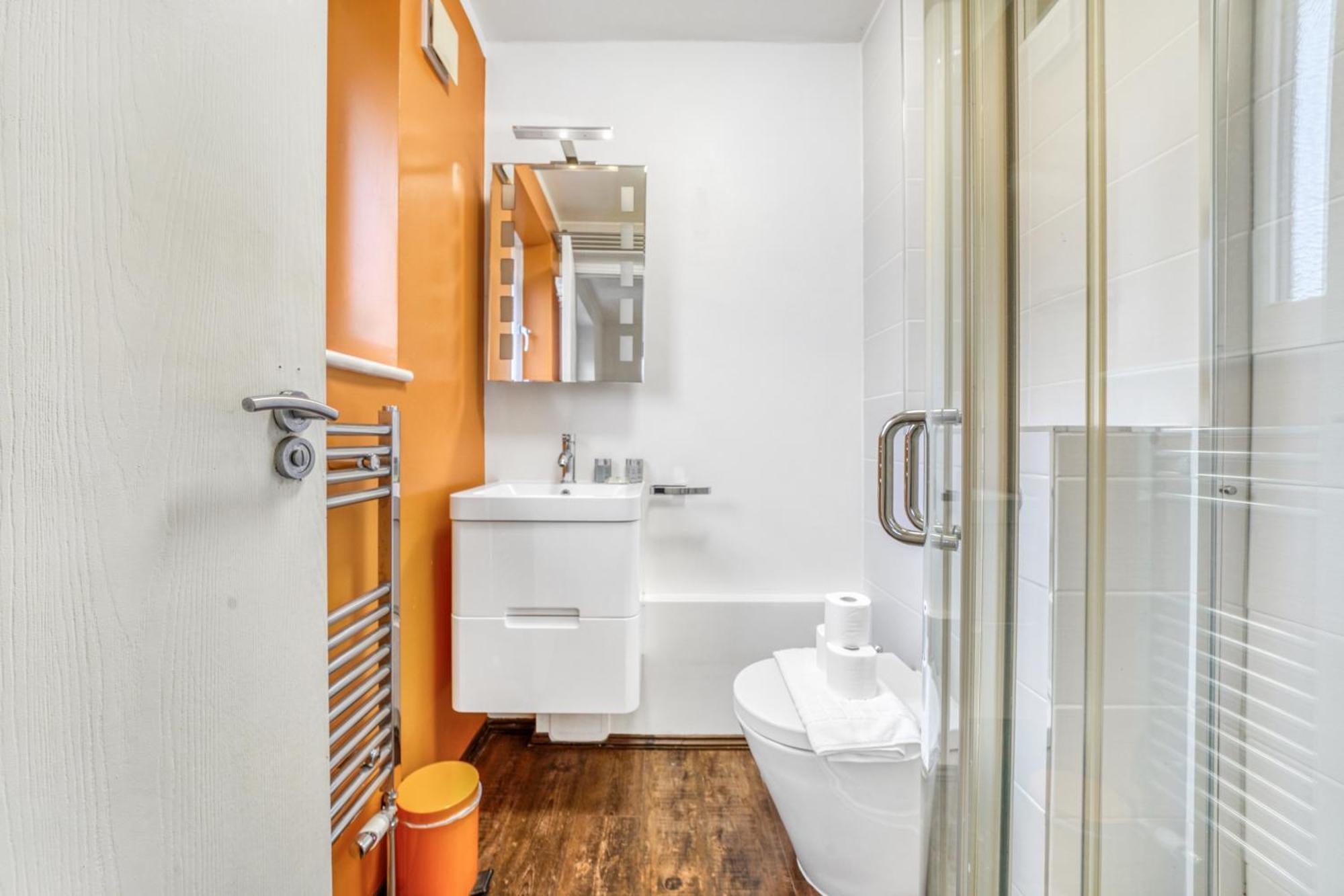 Executive 4 Bedroom Town House In Canada Water Free Wifi & Parking By City Stay Aparts London Eksteriør bilde
