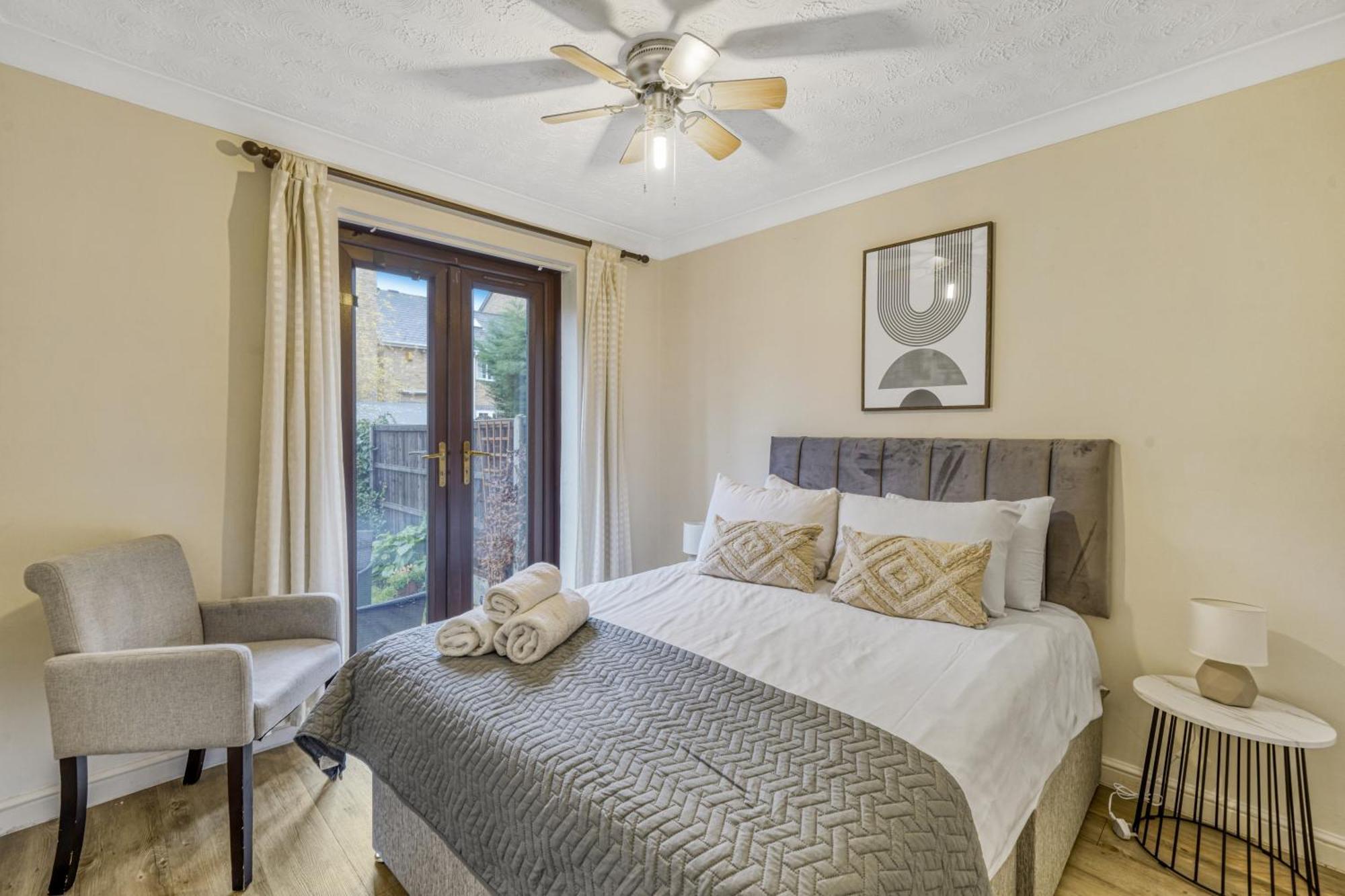 Executive 4 Bedroom Town House In Canada Water Free Wifi & Parking By City Stay Aparts London Eksteriør bilde